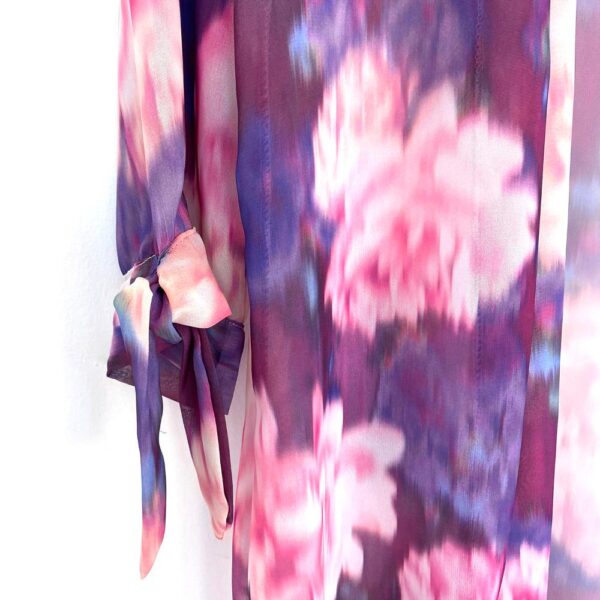 Tapado Kimono Larg Verona Morado Flores Chiffon Maria Paskaro - Imagen 5