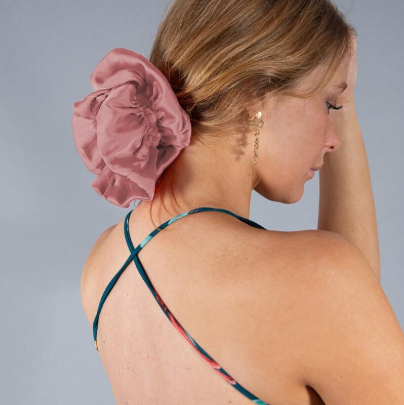 Scrunchie Collet Camelia L Palo Rosa Seda Maria Paskaro