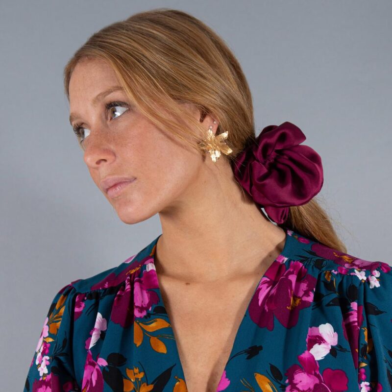 Scrunchie Camelia Cherry Seda Maria Paskaro