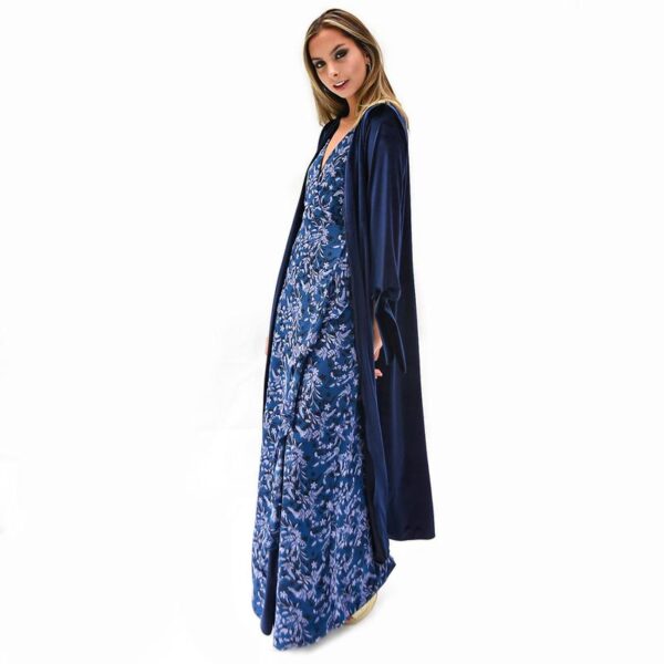 Tapado Kimono Largo Verona Azul Marino Terciopelo Bordado Maria Paskaro - Imagen 2
