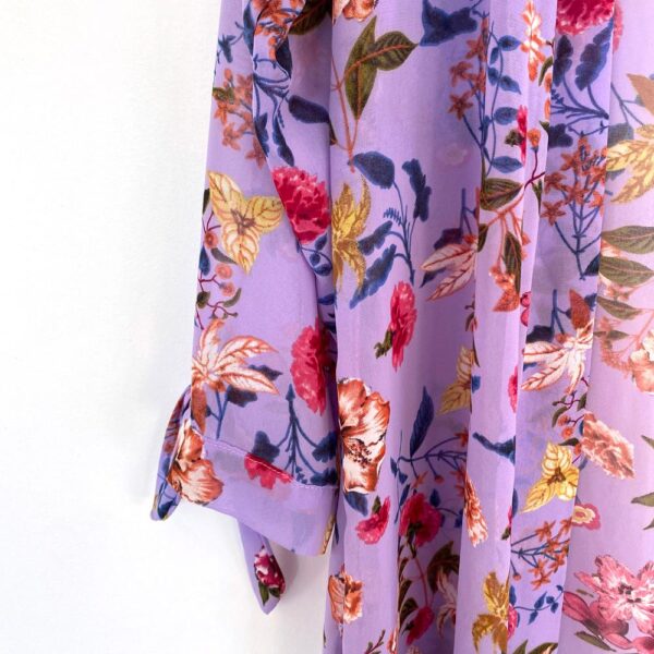 Tapado Kimono Largo Verona Lila Flores Multicolor Maria Paskaro - Imagen 2