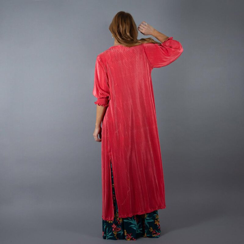 Tapado Kimono Largo Santini Coral Plisado Maria Paskaro