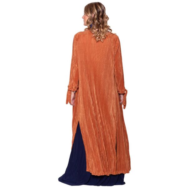 Tapado Kimono Largo Verona Camel Plisado Maria Paskaro - Imagen 4