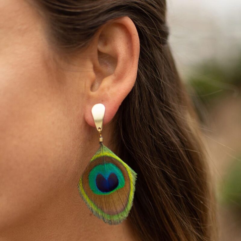 Aros de Pluma Pavo Real Verde Dorado 02 Maria Paskaro