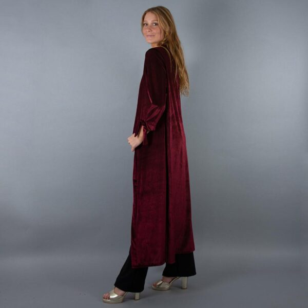 Tapado Kimono Largo Verona Burdeo Oscuro Terciopelo Maria Paskaro - Imagen 2