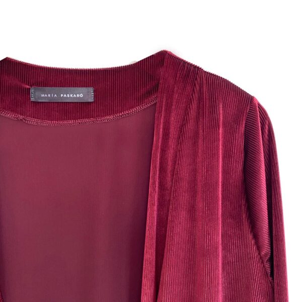 Tapado Kimono Largo Verona Burdeo Terciopelo Lineas Maria Paskaro - Imagen 5
