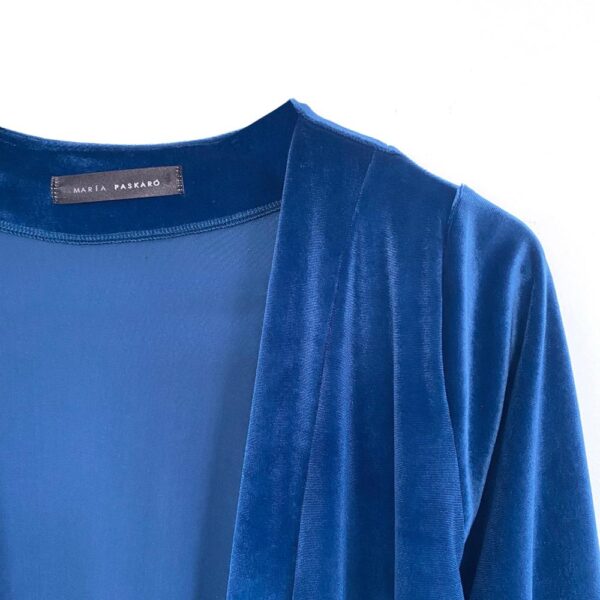 Tapado Kimono Largo Verona Azul Francia Terciopelo Maria Paskaro - Imagen 4
