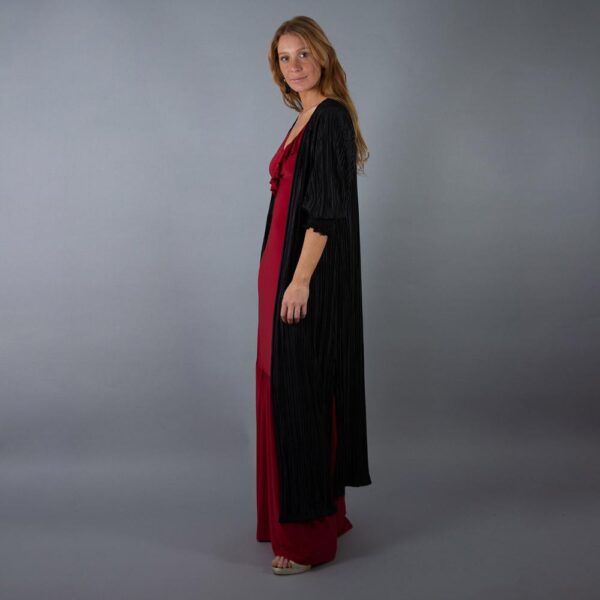 Tapado Kimono Largo Santini Negro Plisado Maria Paskaro - Imagen 2