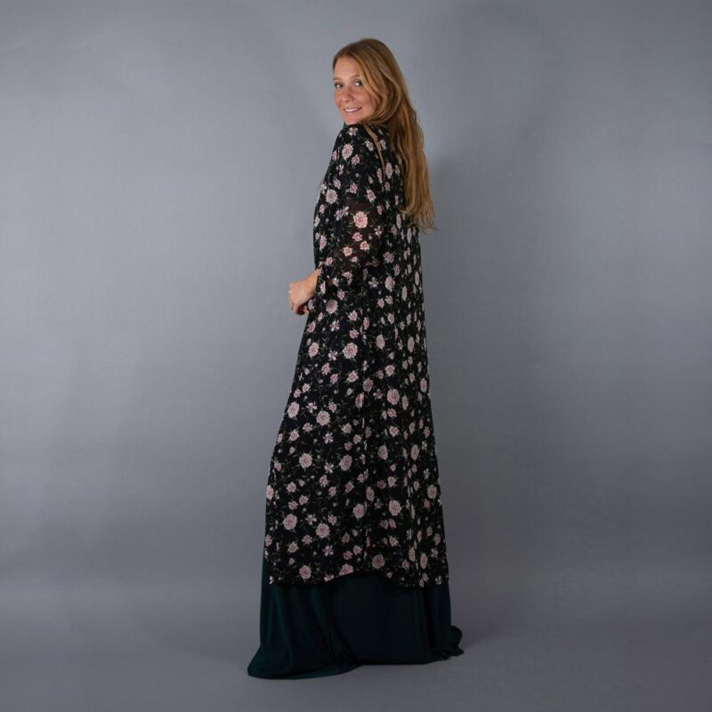 Tapado Kimono Largo Verona Negro Flores Maria Paskaro