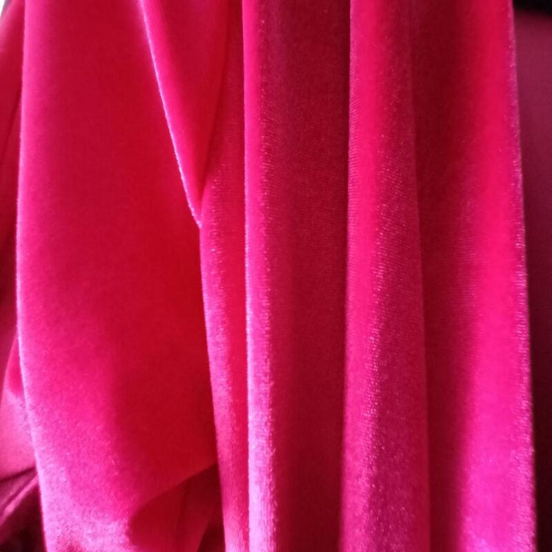 Tapado Kimono Largo Vuelos Fucsia Terciopelo Maria Paskaro