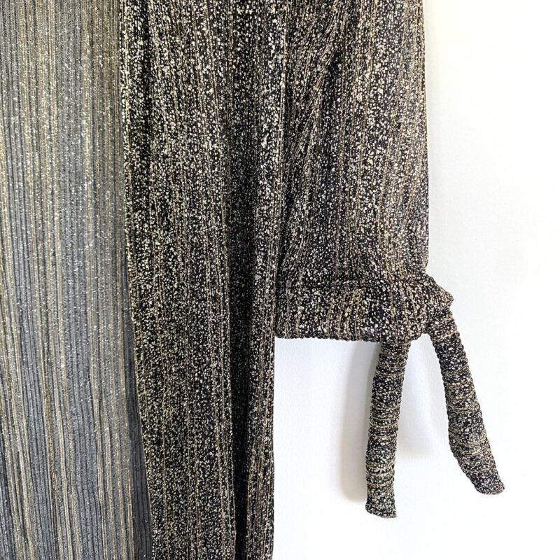Tapado Kimono Largo Verona Negro Lineas Dorado Plisado Transparente Maria Paskaro
