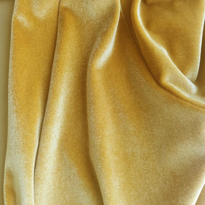 Tapado Kimono Largo Verona Mostaza Terciopelo Maria Paskaro