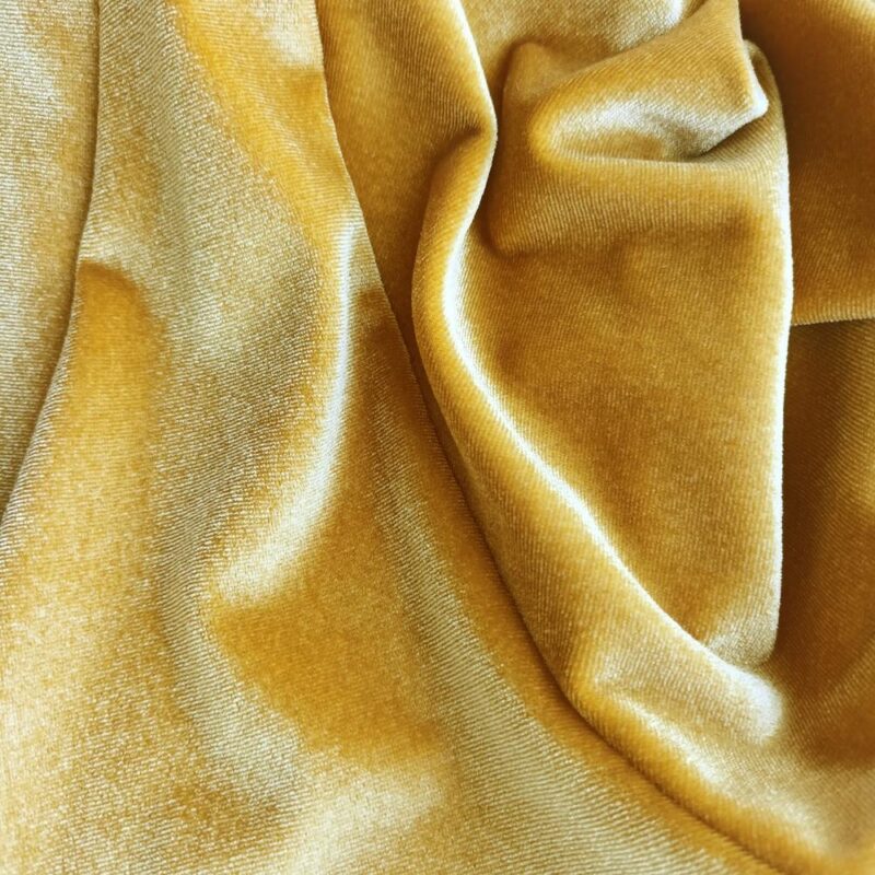 Tapado Kimono Largo Verona Mostaza Terciopelo Maria Paskaro