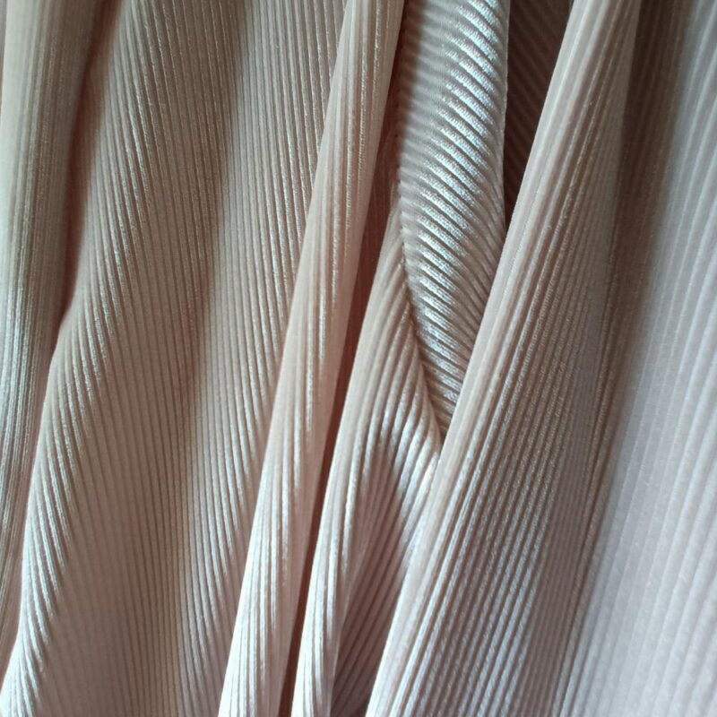 Tapado Kimono Corto Dublin Beige Terciopelo Lineas Maria Paskaro
