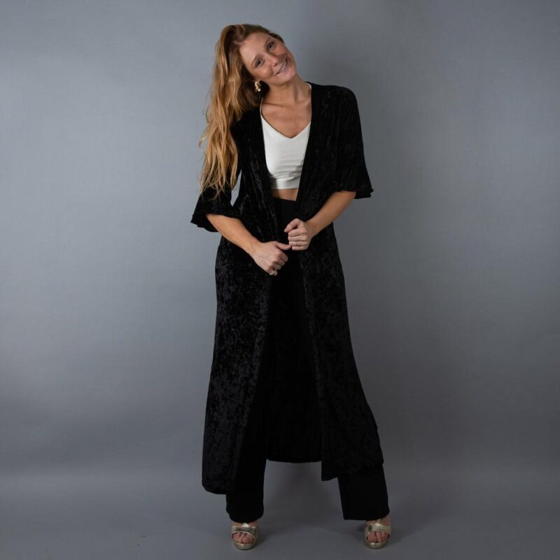 Tapado Kimono Largo Vuelos Negro Jaspeado Maria Paskaro
