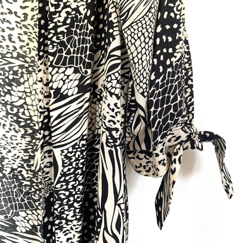 Tapado Kimono Largo Verona Negro Animal Viscosa Maria Paskaro