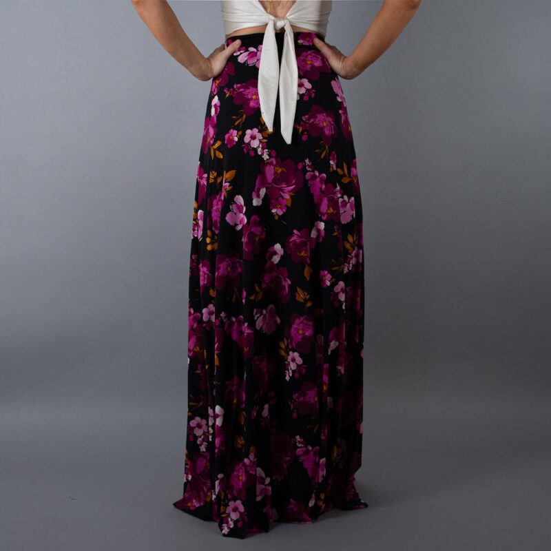 Falda Larga Bristol Negro Flores Fucsia Lycra Maria Paskaro