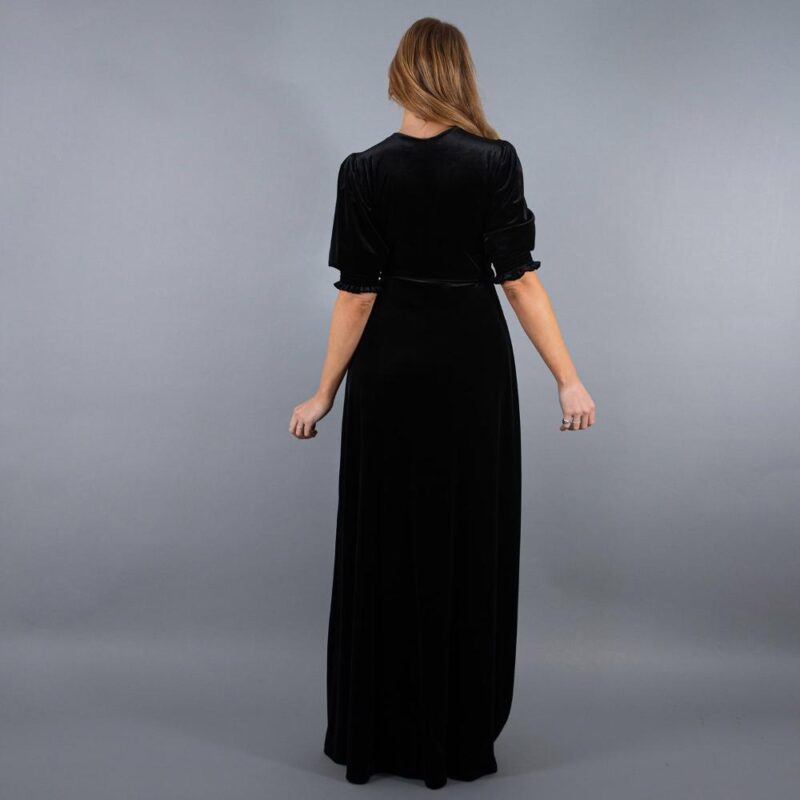 Vestido Largo Sevilla Negro Terciopelo Mangas Maria Paskaro