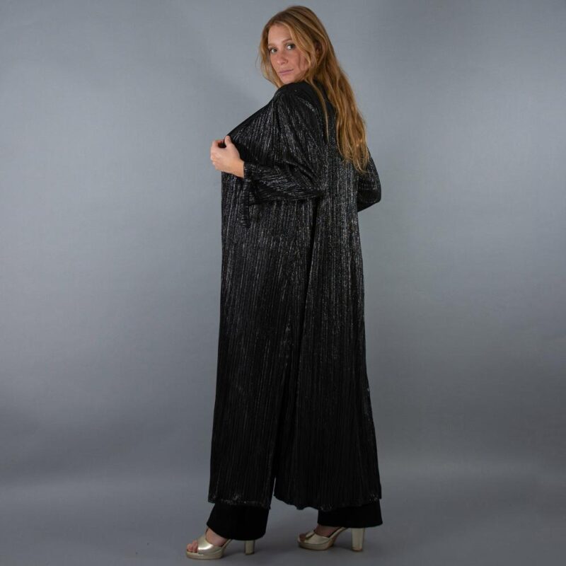 Tapado Kimono Largo Verona Negro Brillos Plisado Maria Paskaro