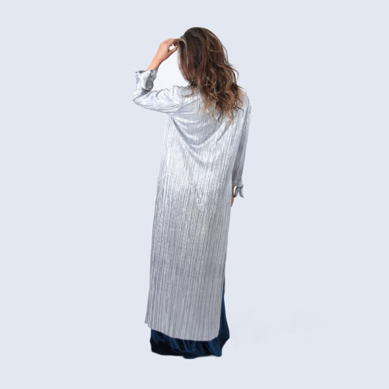 Tapado Kimono Largo Verona Plateado Brillante Metalizado Maria Paskaro
