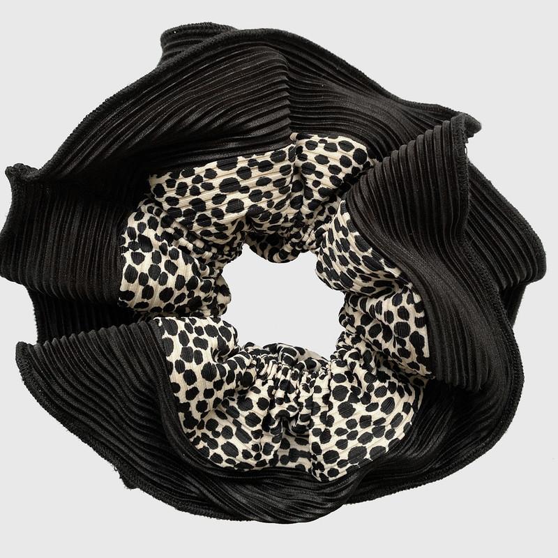 Scrunchie Begonia XL Chita Negro Maria Paskaro