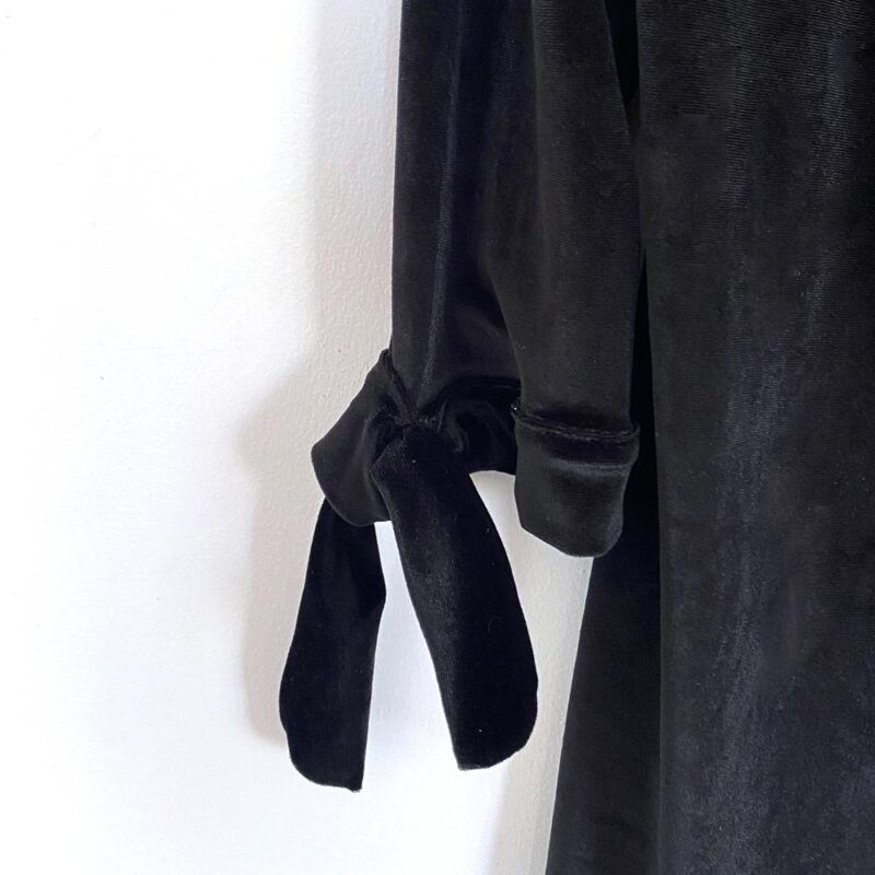 Tapado Kimono Corto Dublin Negro Terciopelo Maria Paskaro