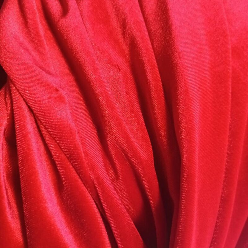 Tapado Kimono Largo Vuelos Rojo Terciopelo Maria Paskaro