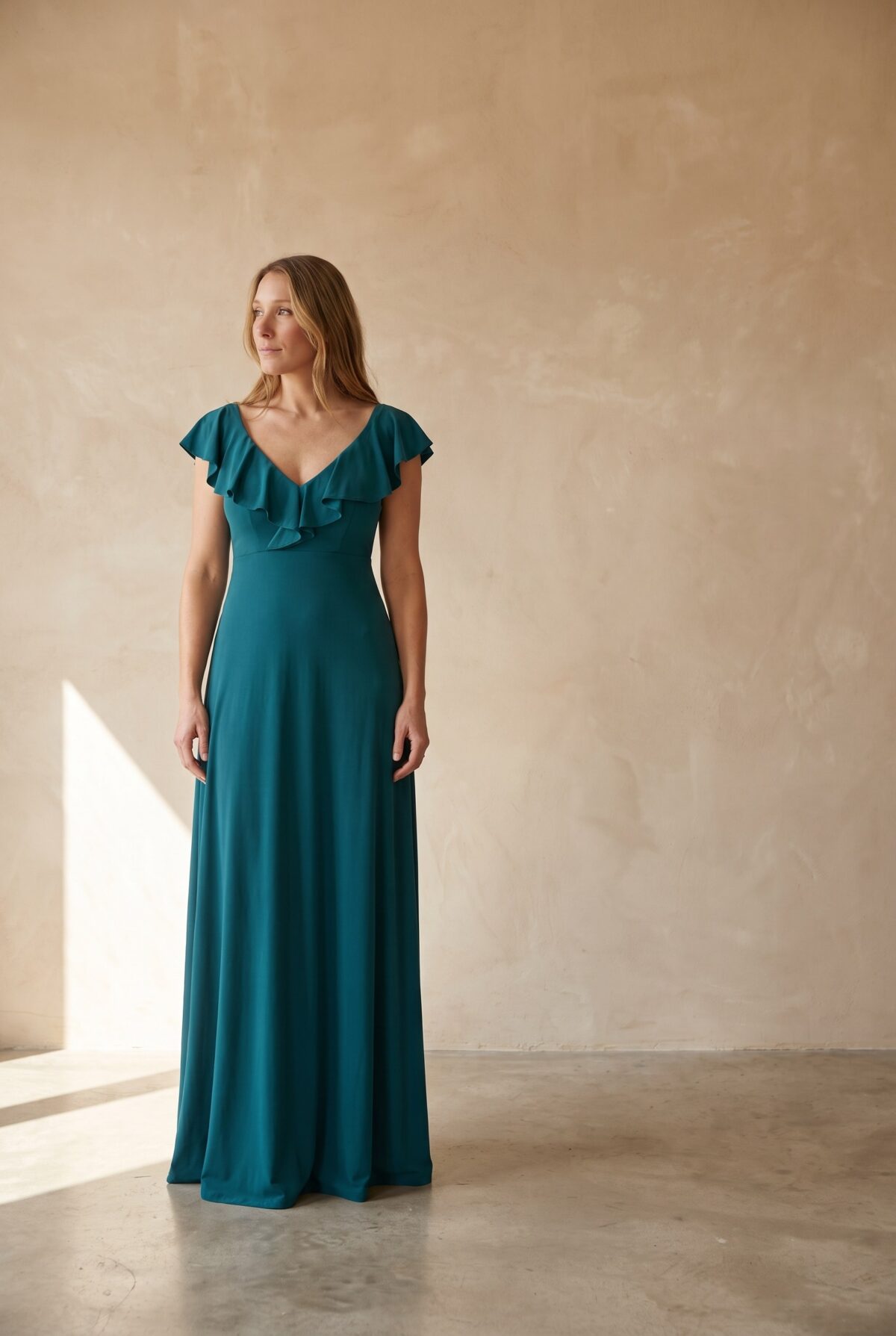 Vestido Largo Marken Petroleo Lycra Fria Vuelo Grande — María Paskaró